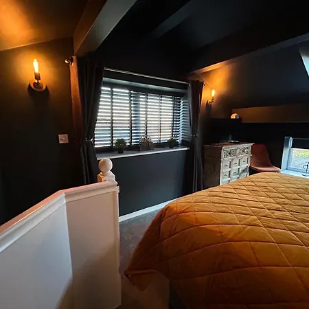 Апартаменты Aiskew Annex *